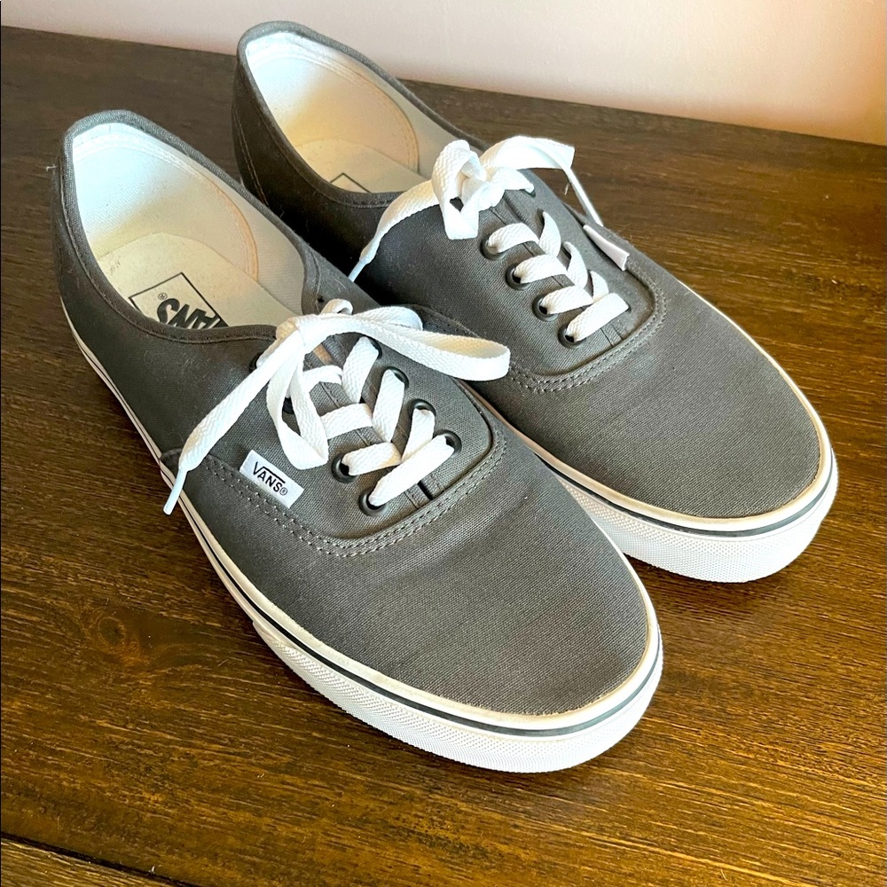 ⚡️SOLD ⚡️Vans canvas me s size 10.5